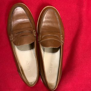 Shoe is J.CREW size 7. Brown in color. Been worn very little. A good shoe